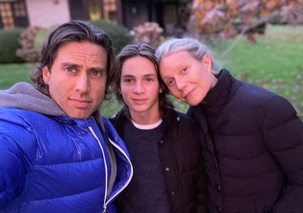 Gwyneth Paltrow, Brad Falchuk and Brody in Instagram selfie