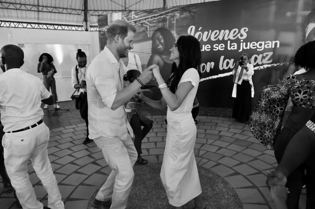 Meghan Markle and Prince Harry salsa dancing at the Jóvenes en Cali youth center on Aug. 19, 2024. 